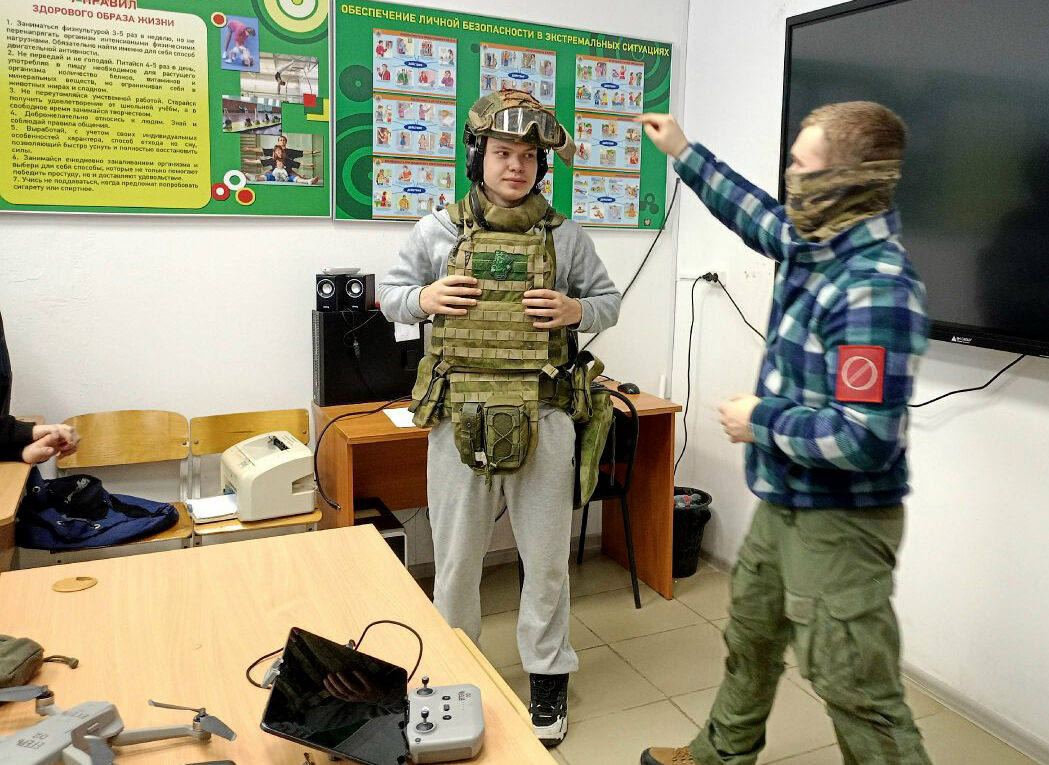 РОДИНЕСЛУЖИТЬ!